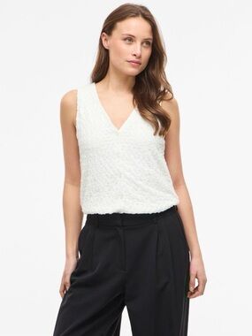 Melanie Lyne V-Neck Sleeveless Lace Top